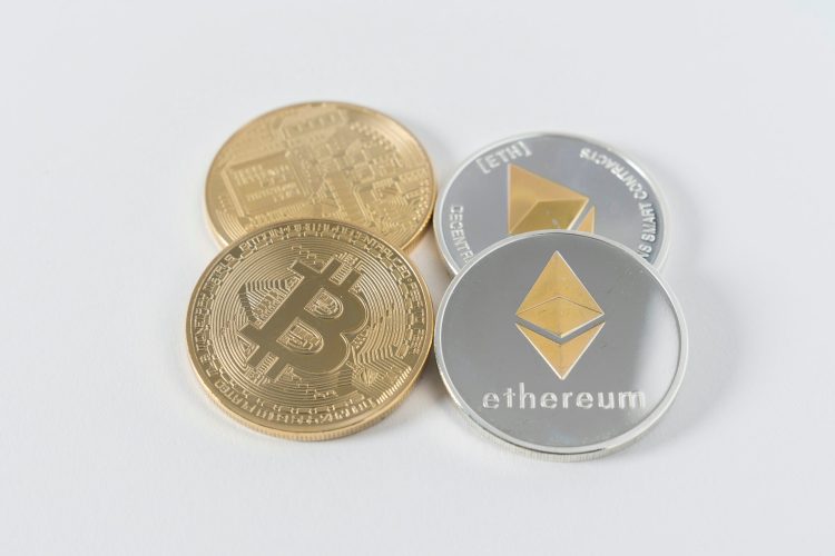 比特币和以太坊经受价格暴跌考验,交易所资金流动稳健
